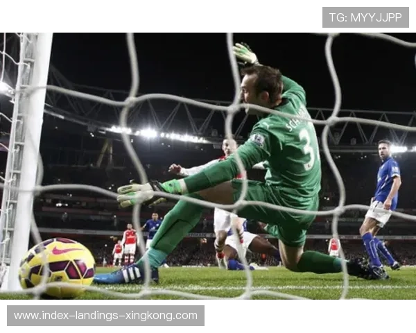 阿森纳中路二过一配合形成直接突破 阿森纳中路二过一配合形成直接突破