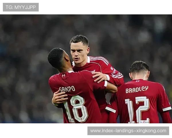 利物浦锋线在比赛中呈现高效配合 利物浦锋线在比赛中呈现高效配合