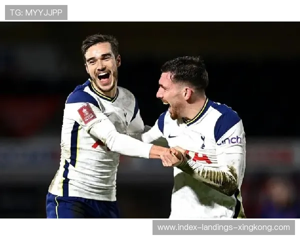 热刺边路突破制造致命传中：从边线到禁区的战术诗篇