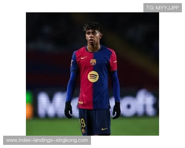 巴萨围攻马竞禁区,亚马尔抽射被门将托出 巴萨围攻马竞禁区,亚马尔抽射被门将托出