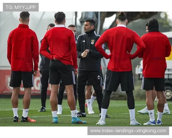 本菲卡努涅斯远射世界波,足球场上的惊艳瞬间 本菲卡努涅斯远射世界波,足球场上的惊艳瞬间